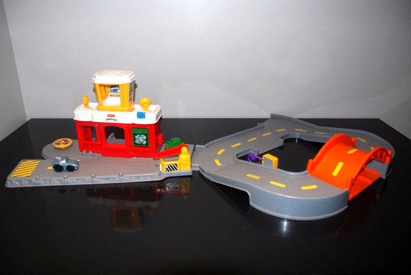 Kids parking & track play cars