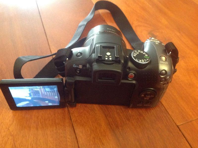 Canon PowerShot SX10 IS digital camera