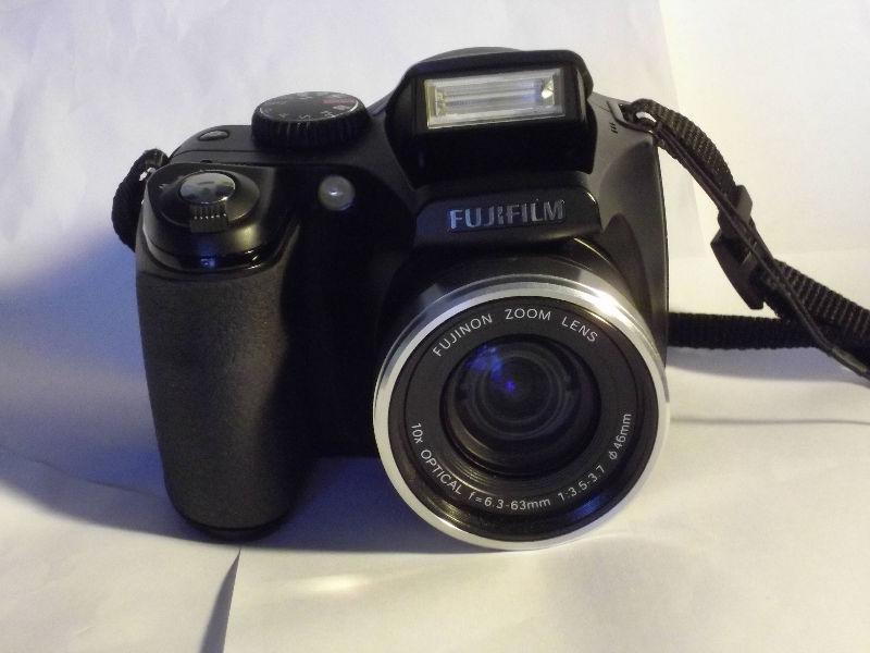 fuji film digital camera fine pix s700