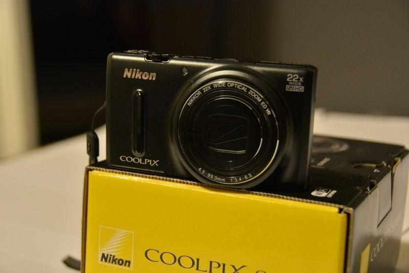 Nikon coolpix S9600