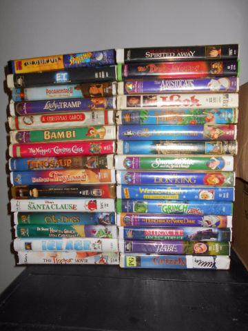 Disney & other VHS hard to find movies 30 Total