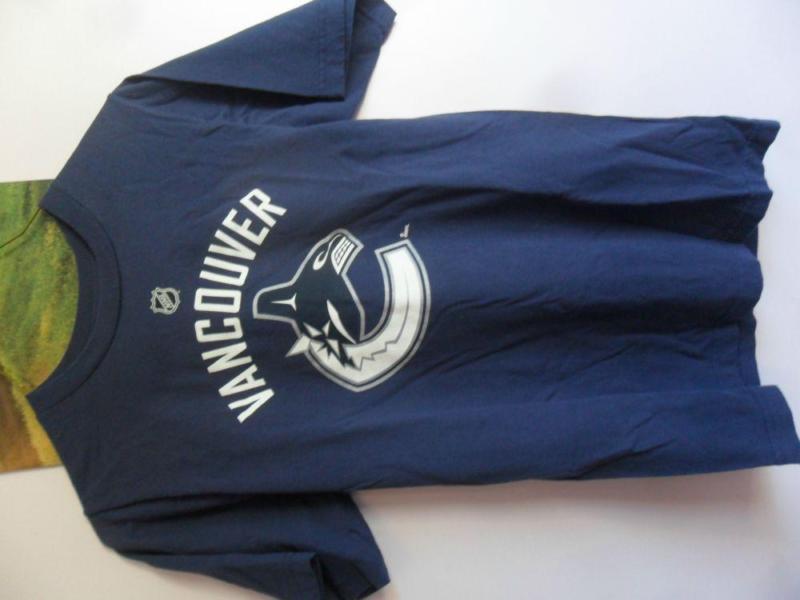 Brand new Vancouver Canucks #35 Cory Schneider dark blue shirt
