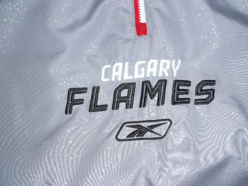 Reebok Center Ice Collection Calgary Flames WarmUp Pullover Jack