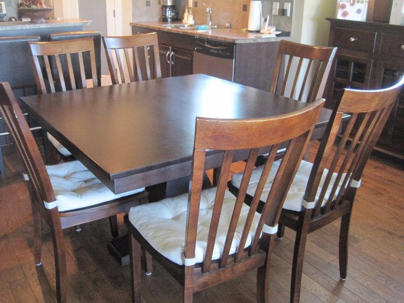 7 Piece Dining Table & Chair Set
