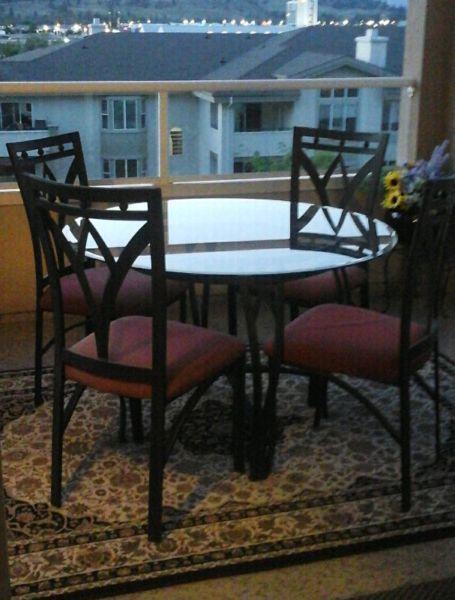 Wanted: Glass table and 4 chairs