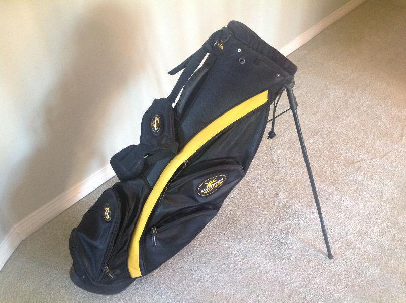New... TOP QUALITY.. COBRA golf bag