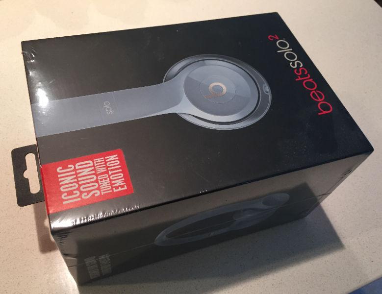 [Brand New] Beats Solo 2 On-Ear Headphones (Gray/light blue)