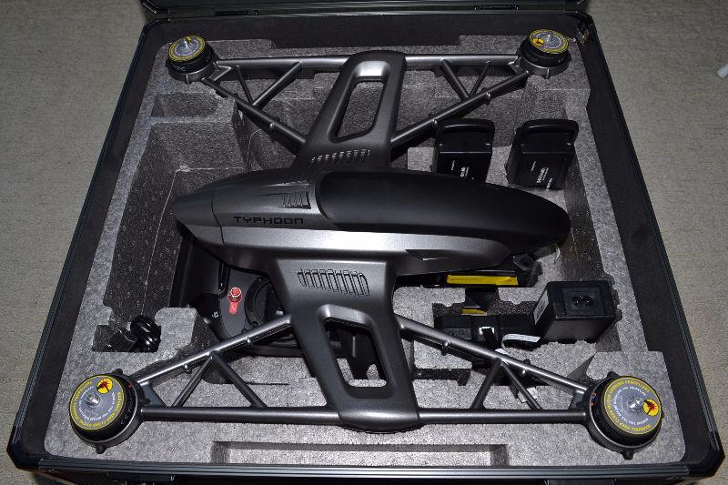 Yuneec Typhoon Q500 4K Quadcopter Drone with Camera, Batteries &