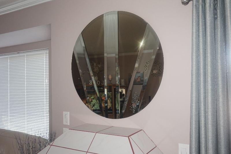 Beautiful Round Mirror