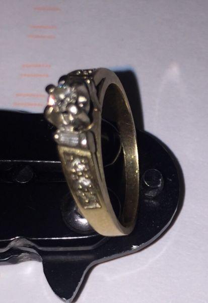 Diamond engagement ring. 14k
