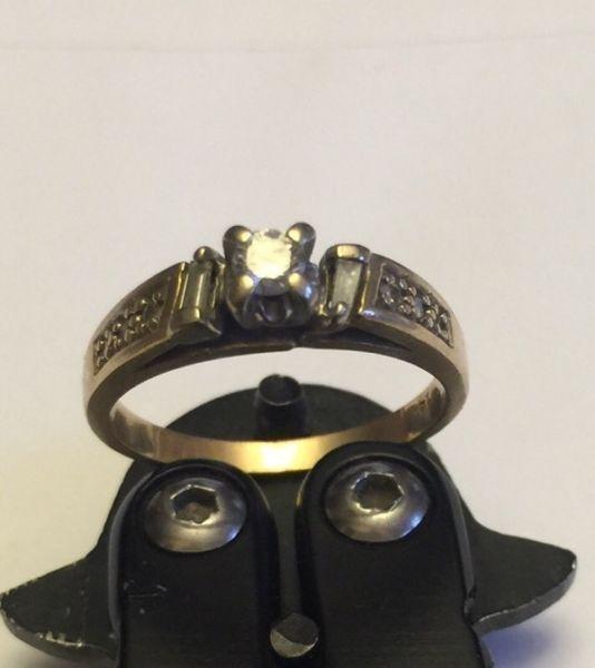 Diamond engagement ring. 14k
