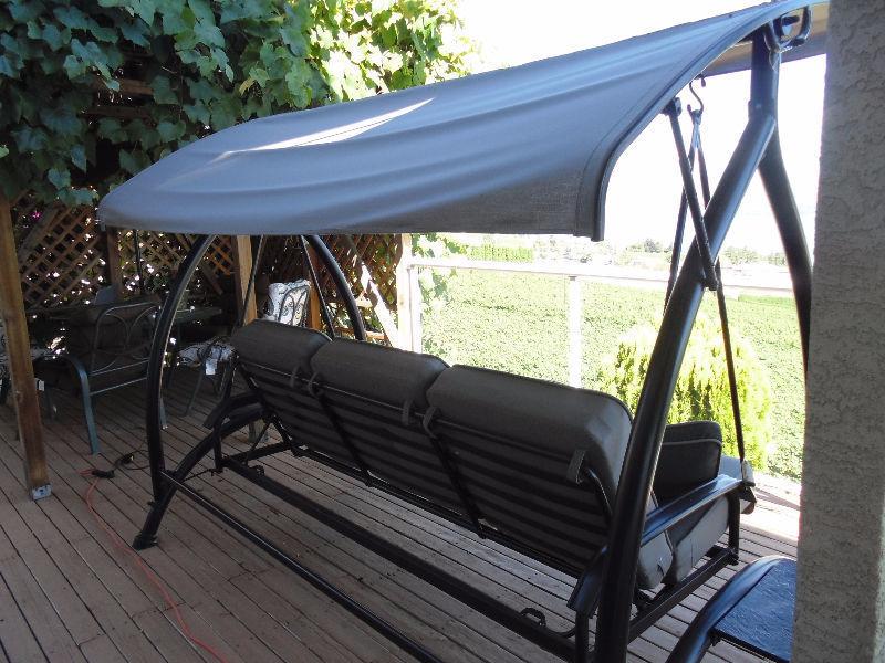 Sturdy, attractive 3-person patio/yard swing with canopy