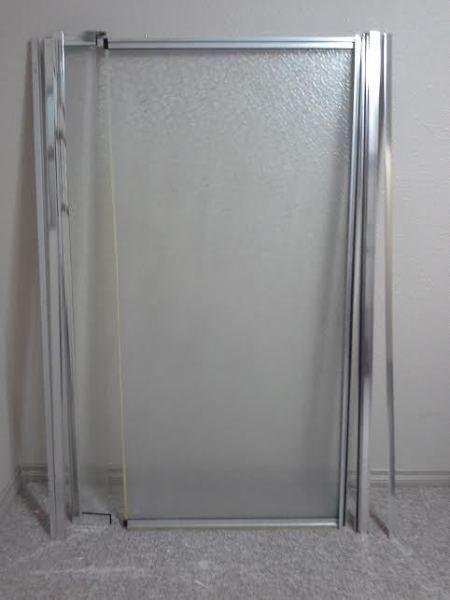 Tempered glass shower door
