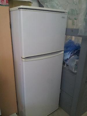 DANBY Fridge/Freezer - Apartment Size