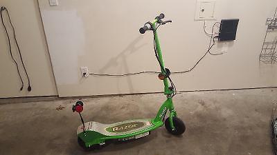 ***REDUCED*** ELECTRIC RAZOR SCOOTER