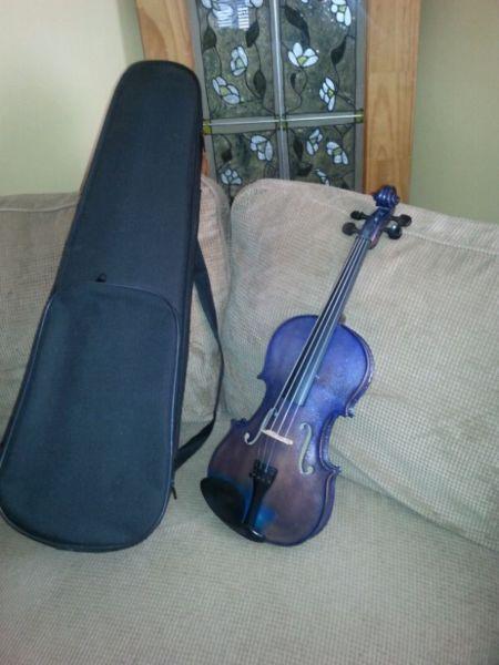 Violin, bow, resin, instructional manual w 2 DVD's and case