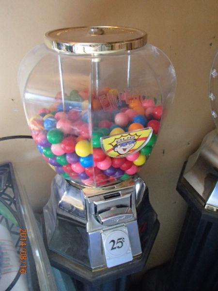Gumball machine without key