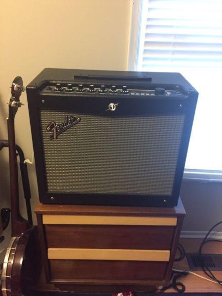 Fender mustang III V.2 with foot switch