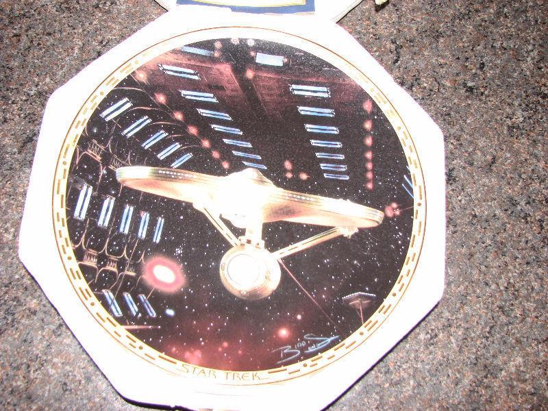 STAR TREK THE VOYAGERS Ship Collection Plates - Set of 3