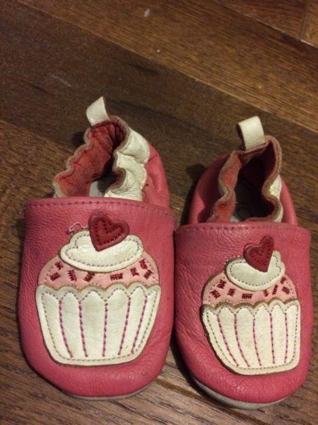 Robeez shoes 0-6 months