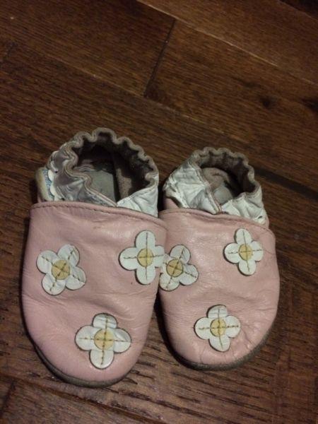 Robeez shoes 0-6 months