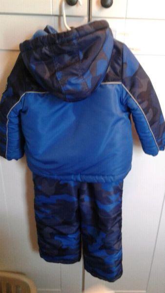 Boy's Size 3 OSHKOSH Snow Suit $25 Excellent condition