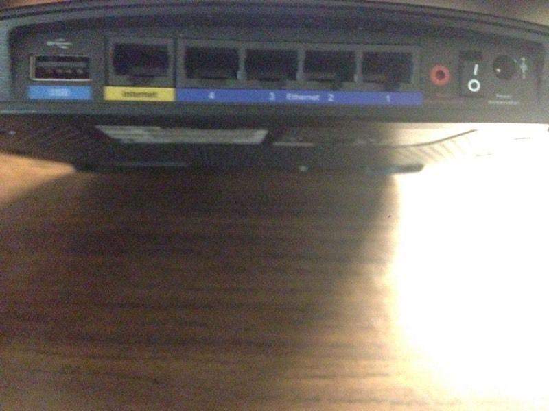 Linksys e3000 router
