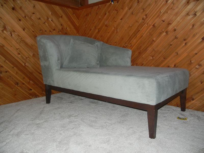 chaise/sofa