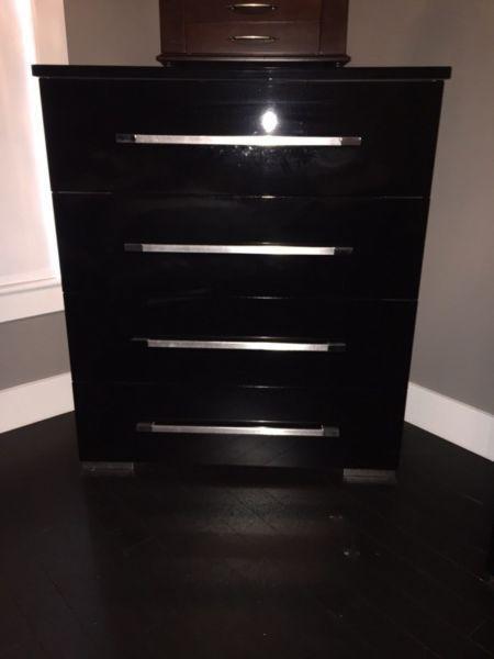 Black dresser with mirror and 4 drawer chest (perfect condition)