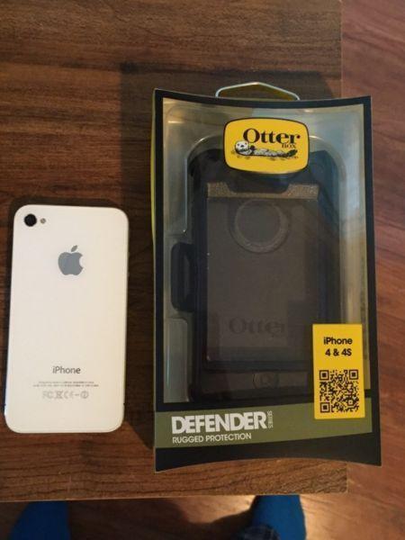 White iPhone 4 8gb with Defender Otter Box