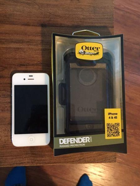 White iPhone 4 8gb with Defender Otter Box