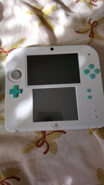 Selling 2ds like new need gone