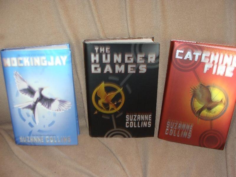 hunger games trilogy set