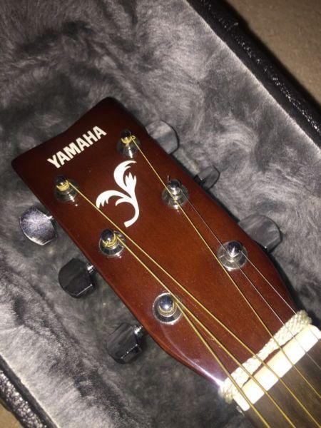 YAMAHA F310 Accoustic Guitar