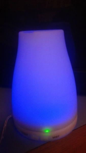 7 COLOR-CHANGING AROMATHERAPY ESSENTIAL OIL DIFFUSER