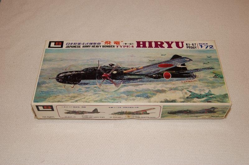 LS Hiryu K1 67 Peggy Japanese Heavy Bomber 1.72 scale model kit