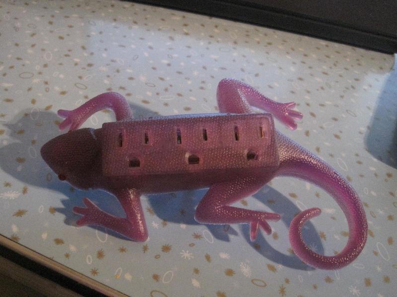 Brand New Purple Gecko 3 Electric Wall Outlet