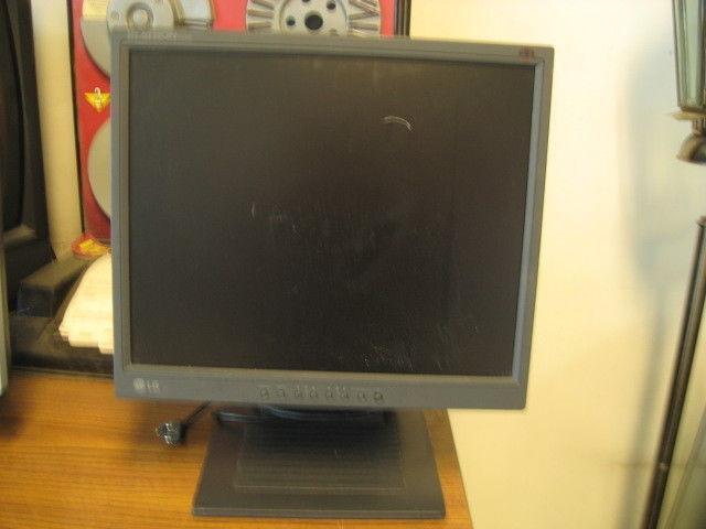 LG - FLATRON MONITOR