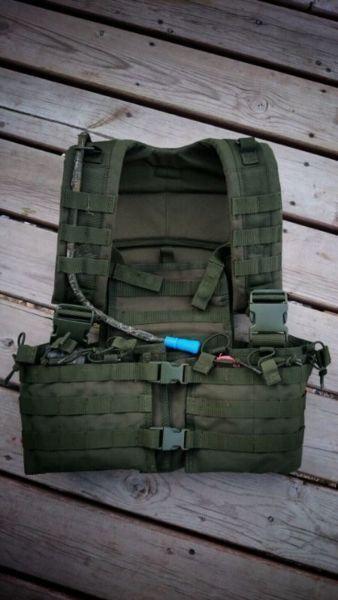 Airsoft hydration molle vest