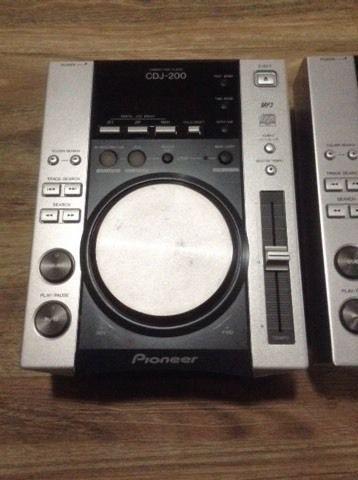 2 Pioneer CDJ-200 's 300 OBO DJ cd