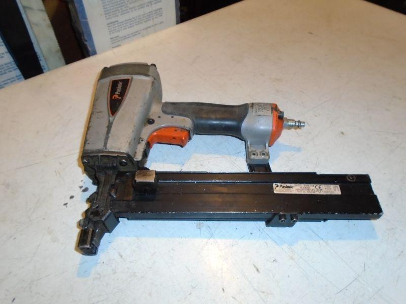 1/4 in x 1 1/4 long air gun stapler