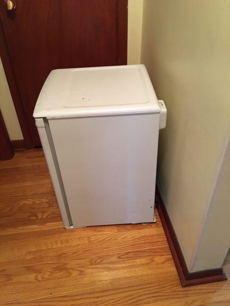 Danby refrigerator- DAR259W 2.6 CU