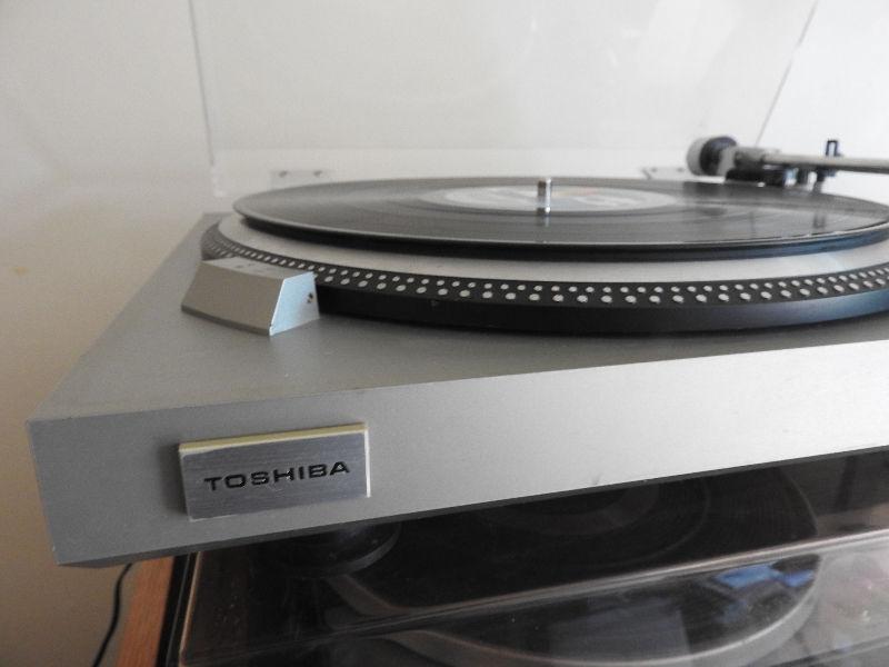 Toshiba SR A570 Turntable Record Player