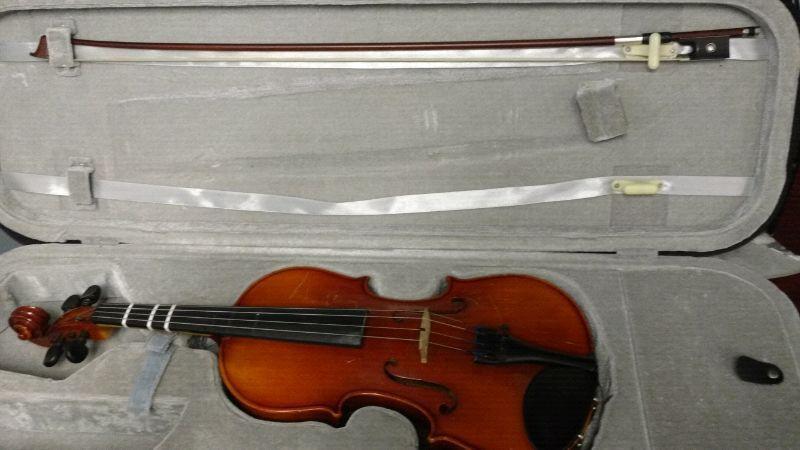 3/4 violin and bow