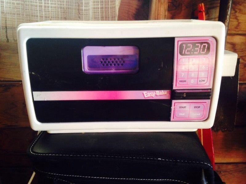 Wanted: 2 easy bake ovens and accessories