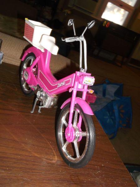 A BARBIE SCOOTER / BIKE - IN GREAT CONDITION !!!