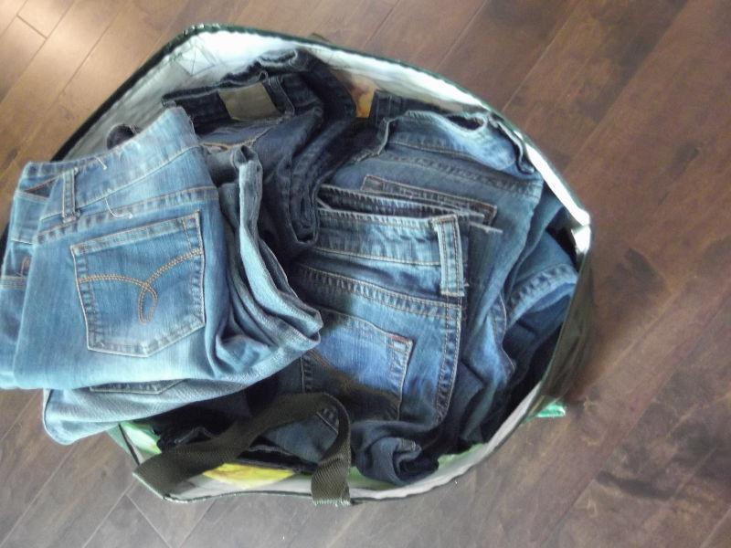 Huge Lot of womens jeans sizes 25-27 Mavi, Silver, Parasuco
