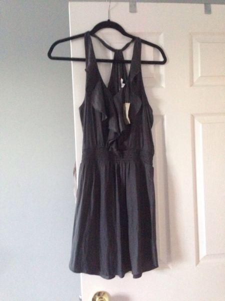 Never/barely worn women's clothes!!! Like new!