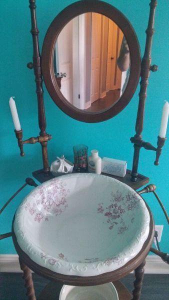 Antique wash stand with wash basin and chamber pot