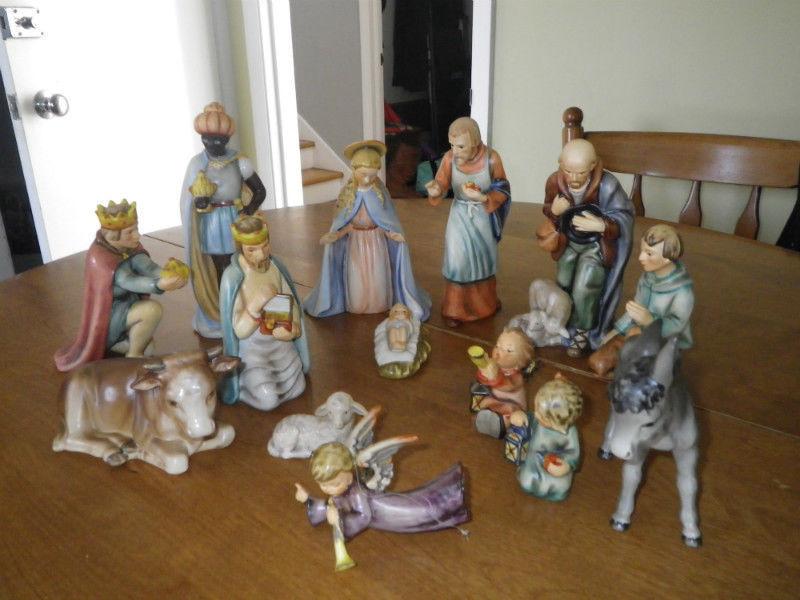 Hummel Nativity 14 Peice Set New Price